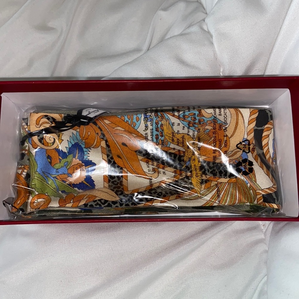 Brand new Salvatore Ferragamo twilly